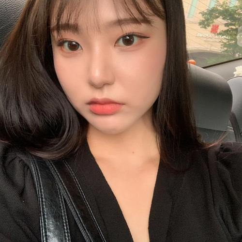 Nam Dasol (남다솔) look 6