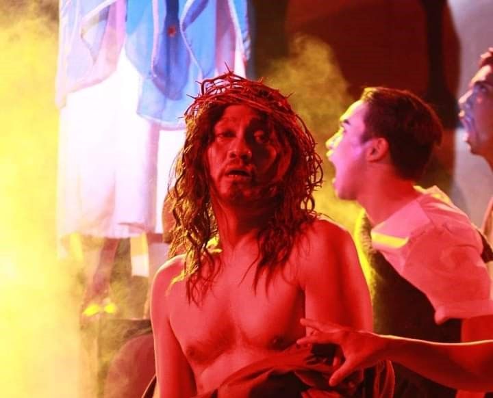 Roeder Camanag plays Jesus Christ in musical "Daan ng Krus"