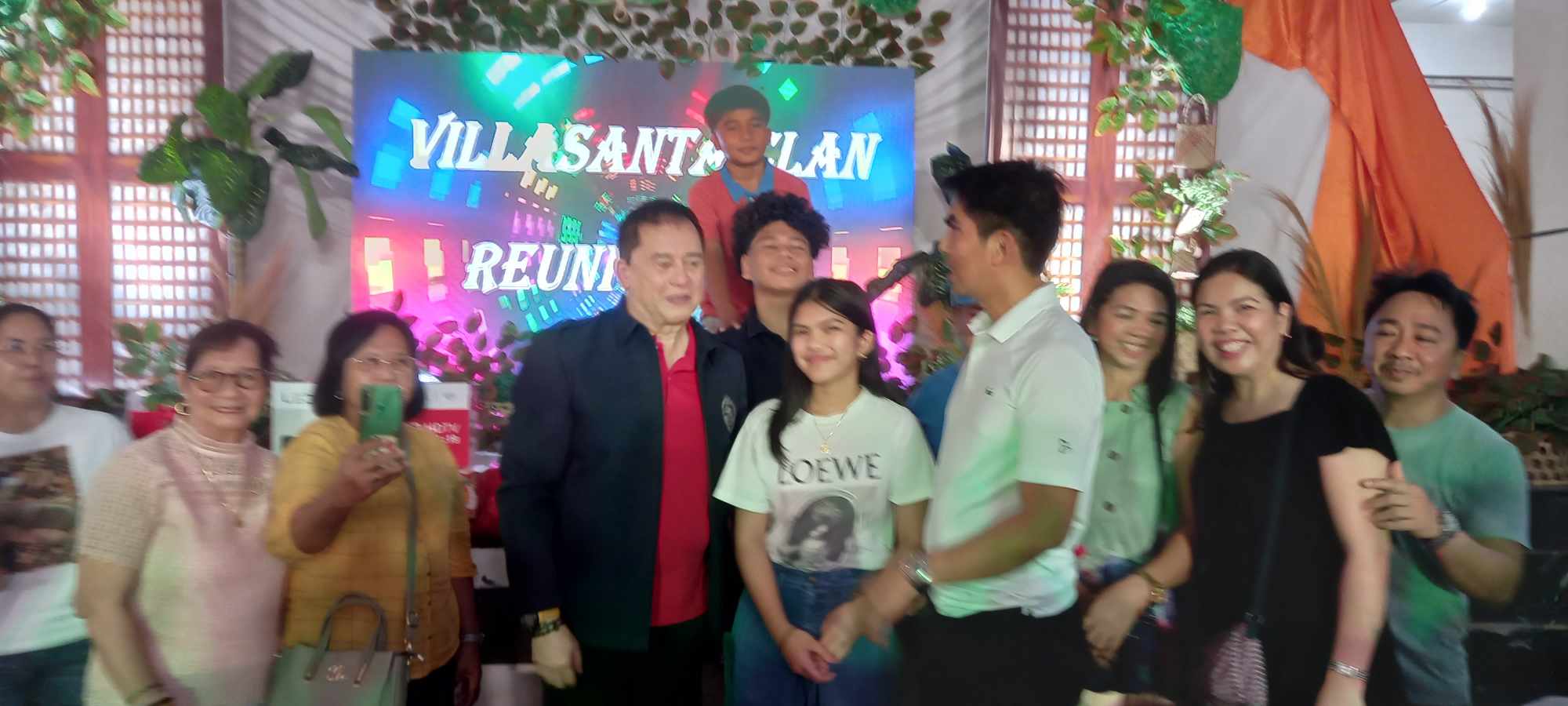 Phillip Salvador invades CALABARZON family reunion