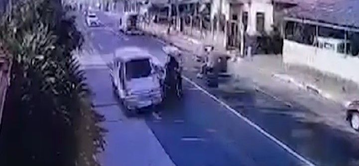 Banggaan ng traysikel, pick-up truck at van: 1 patay, 3 sugatan
