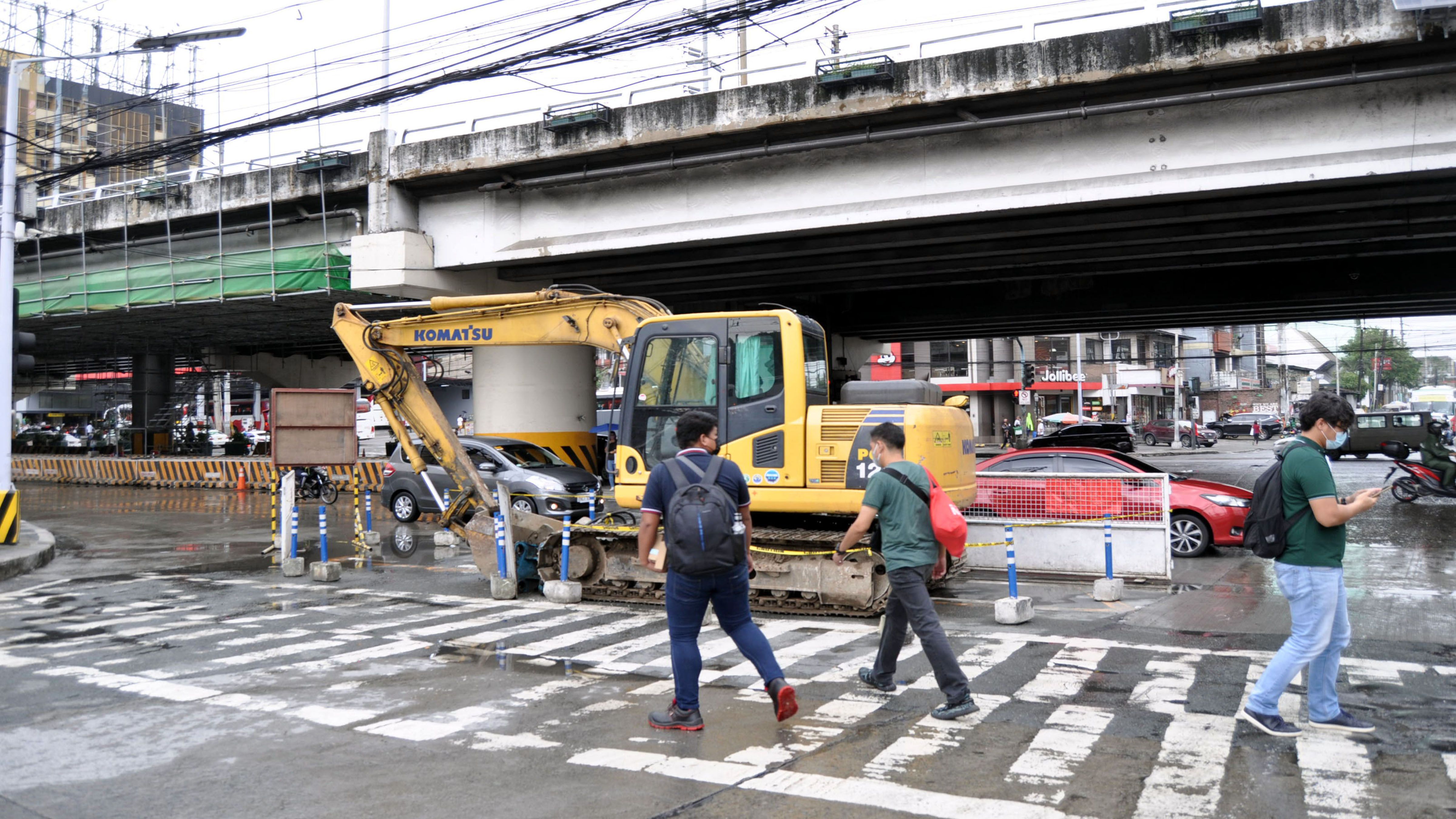 EDSA-KAMUNING REPAIR ONGOING Danny Querubin