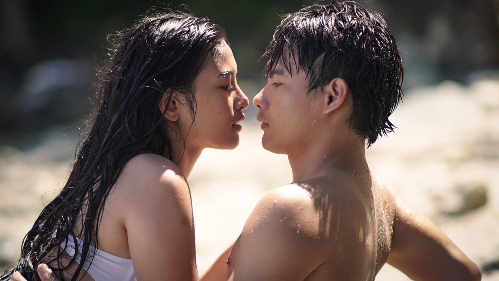 Batangas and Mindoro seas witness steamy scenes between Vince Rillon and Christine  Bermas in “Sisid”