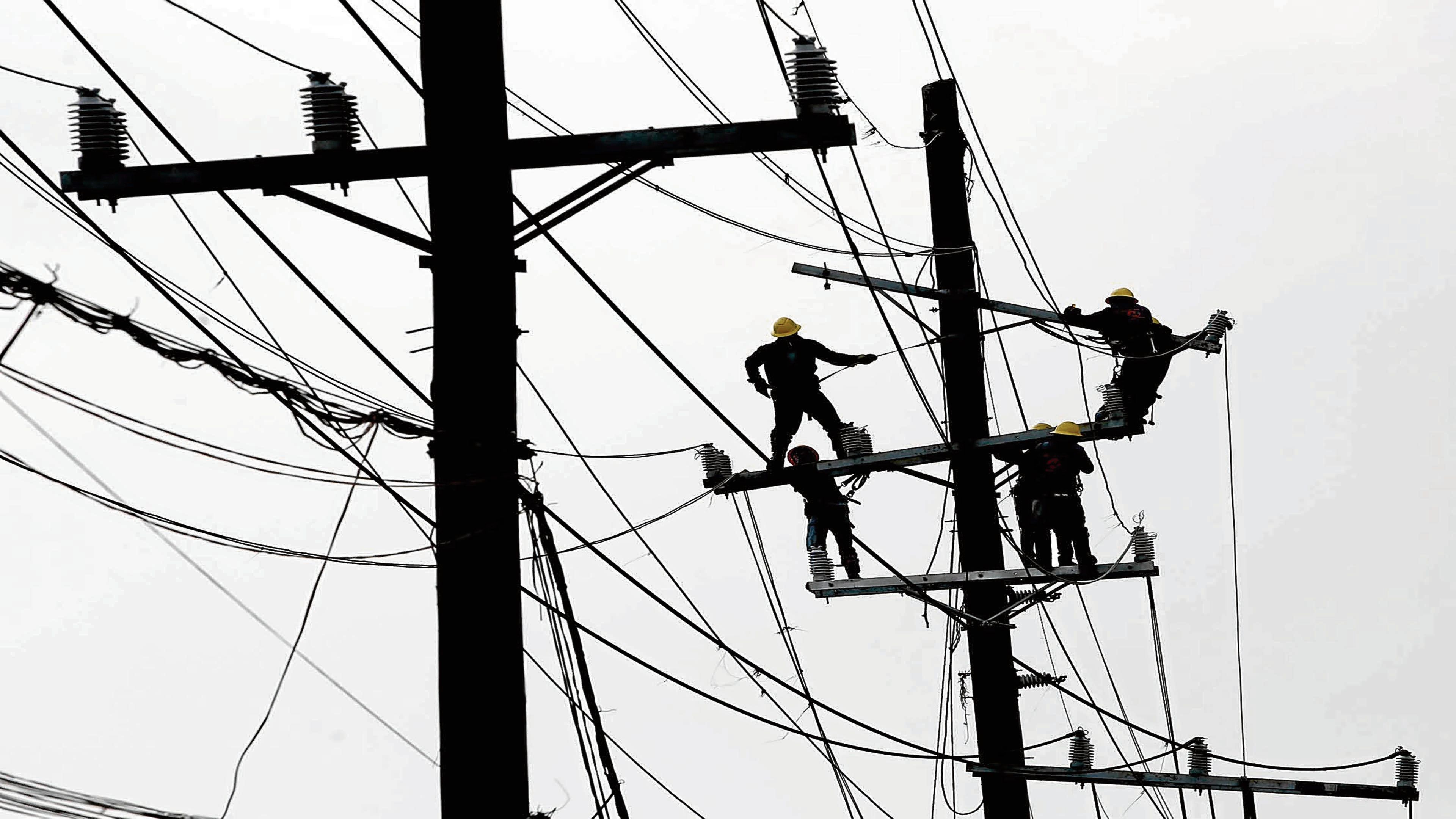 DOE says rotating brownouts aimed at balancing power supply and demand photo by Inquirer.net