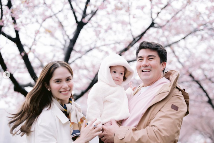 Luis Manzano, Jessy Mendiola, Baby Peanut frolic in cherry blossoms