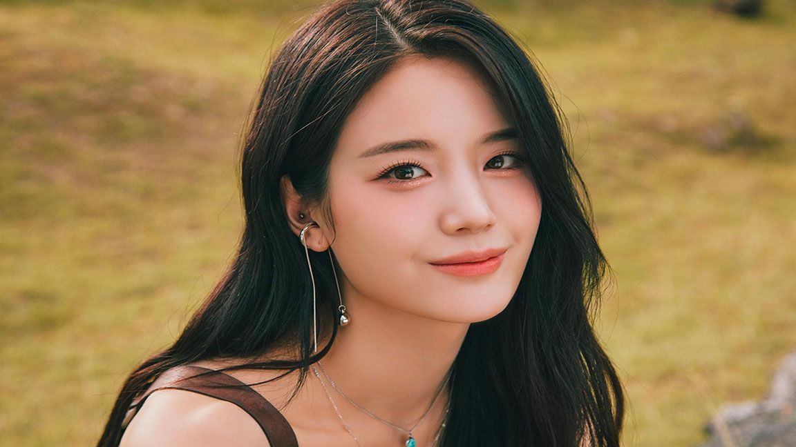 Jang Gyu-ri of fromis_9 leaves group as her contracts ends