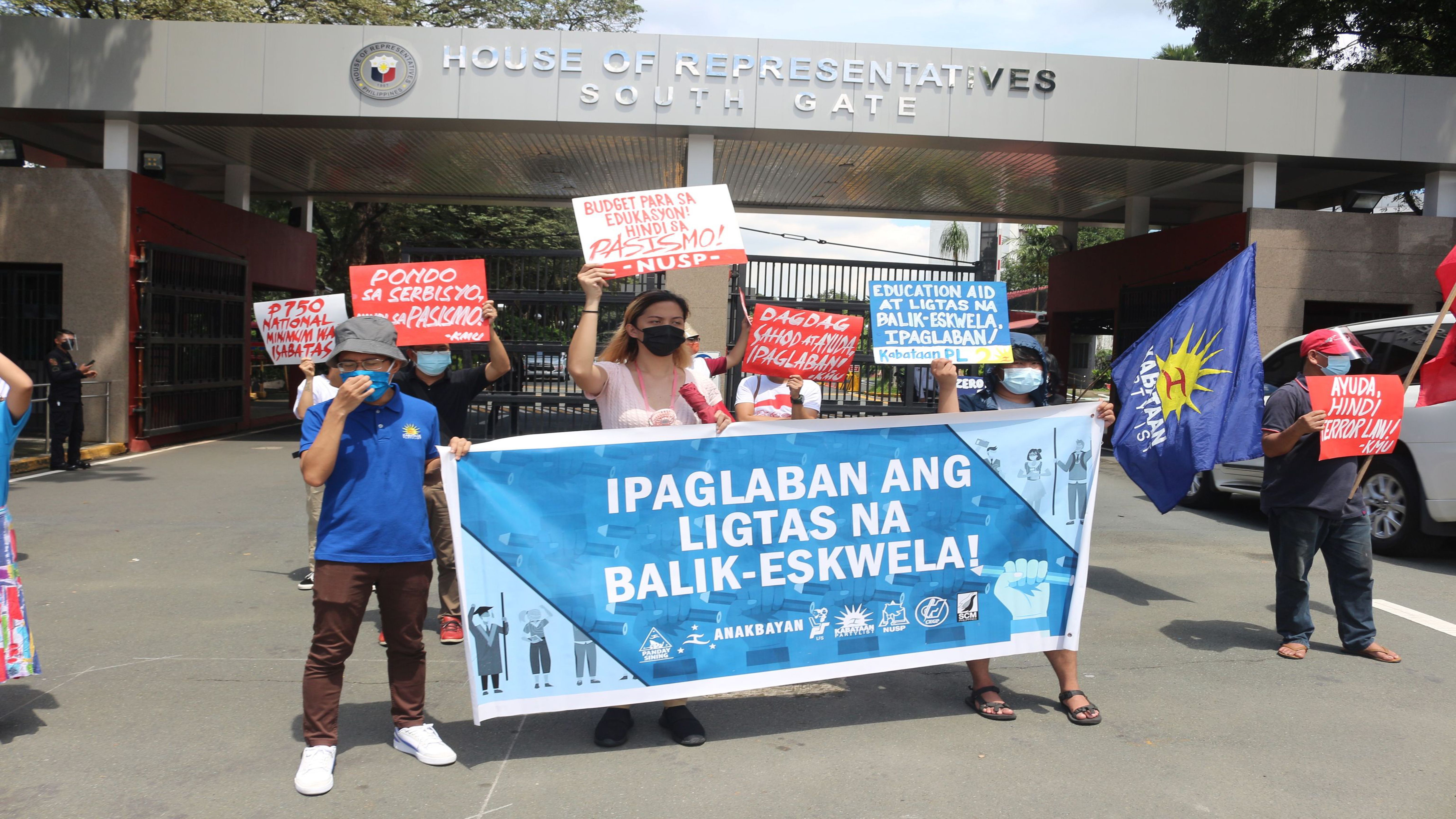 STUDENTS PROTEST VS EDUCATION BUDGET CUT photo by Danny Querubin