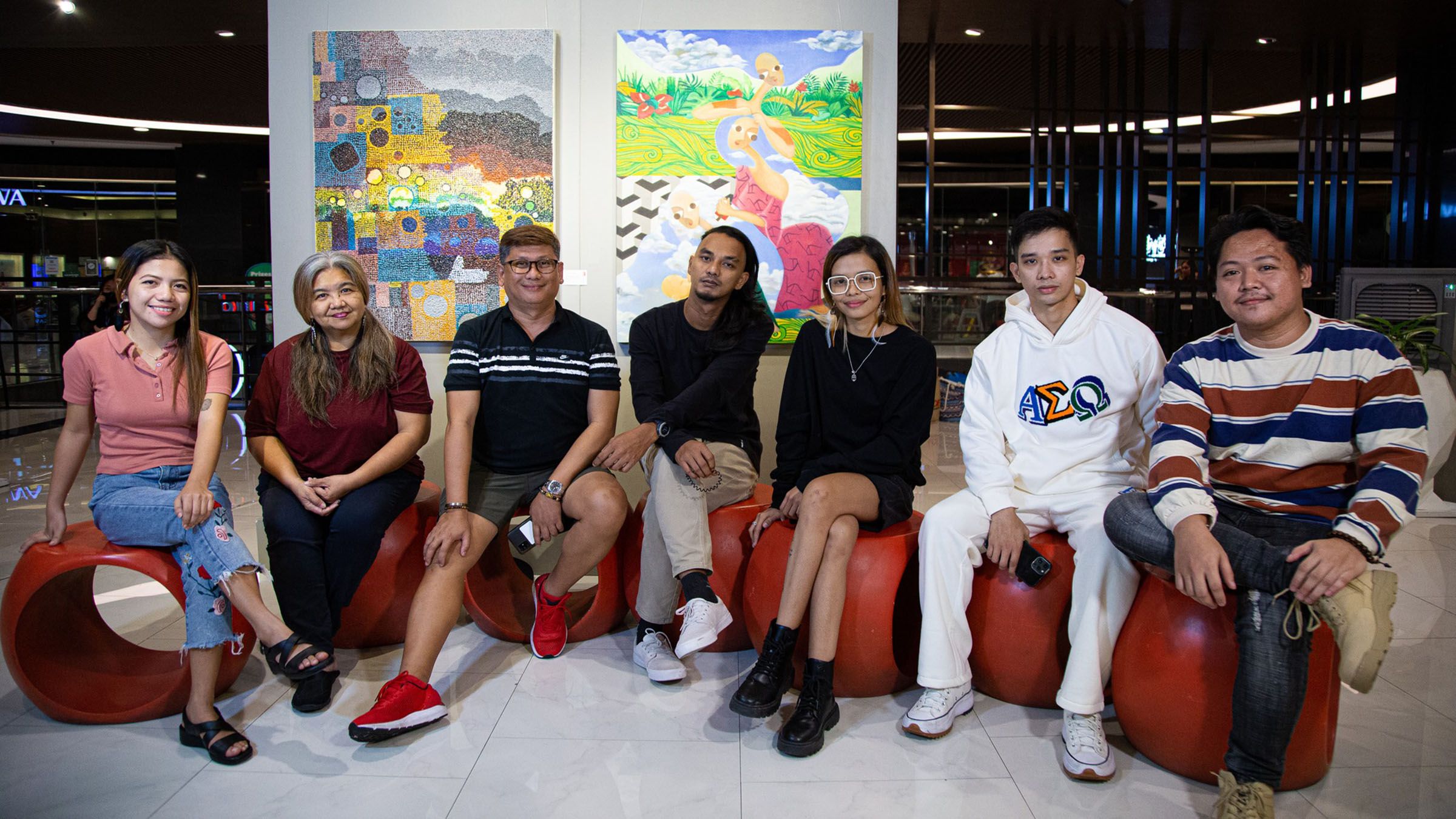 'Eat Bulaga' exec buys Lopenze painting at “Hele” art exhibit