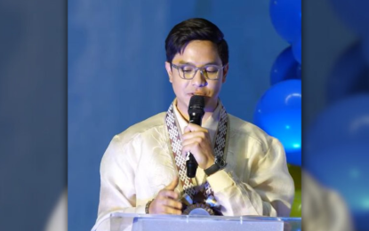 Alden Richards, kinilala bilang isa sa 'top taxpayers' ng BIR