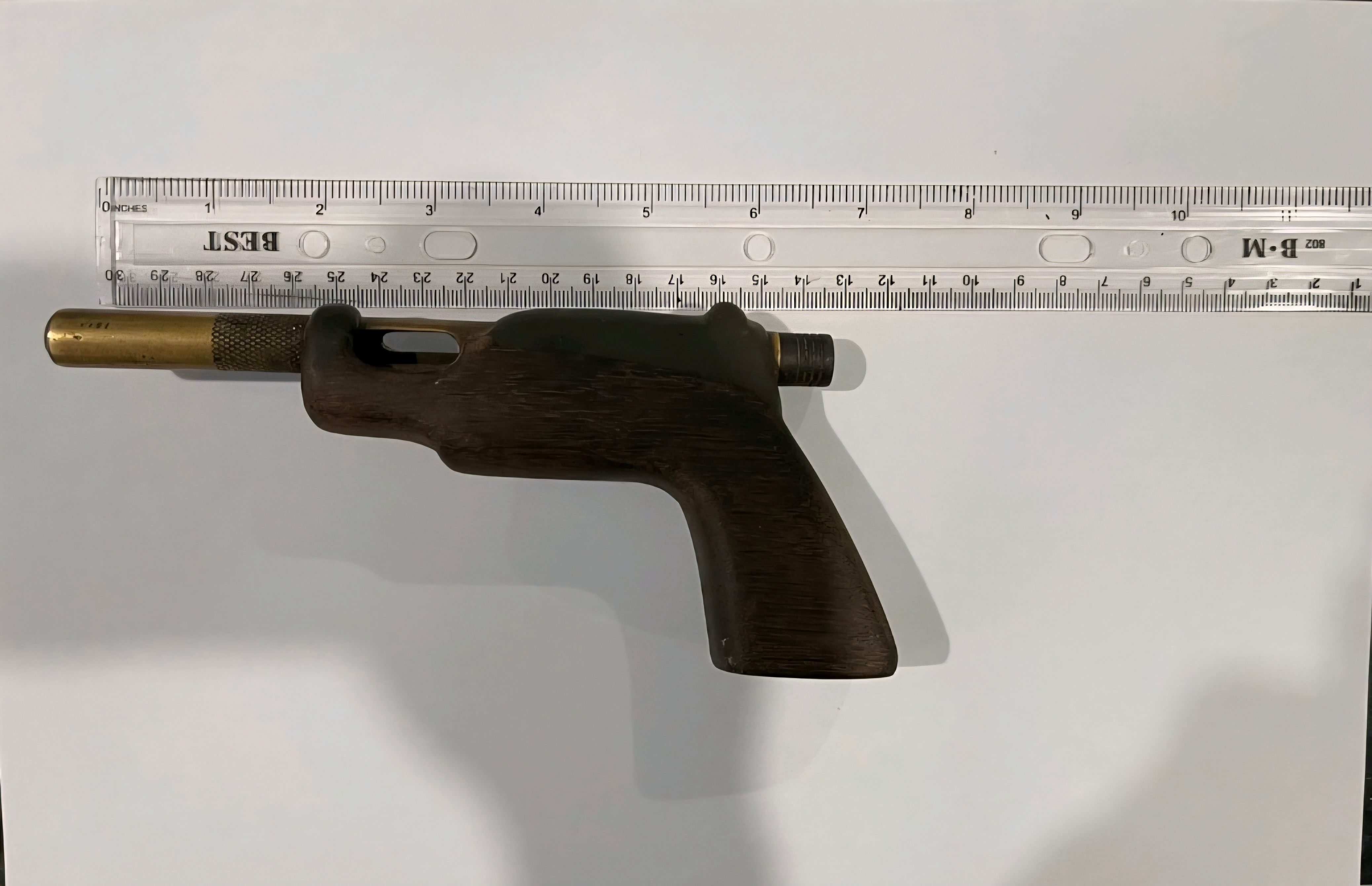 Woman caught with 'sumpak' at NAIA
