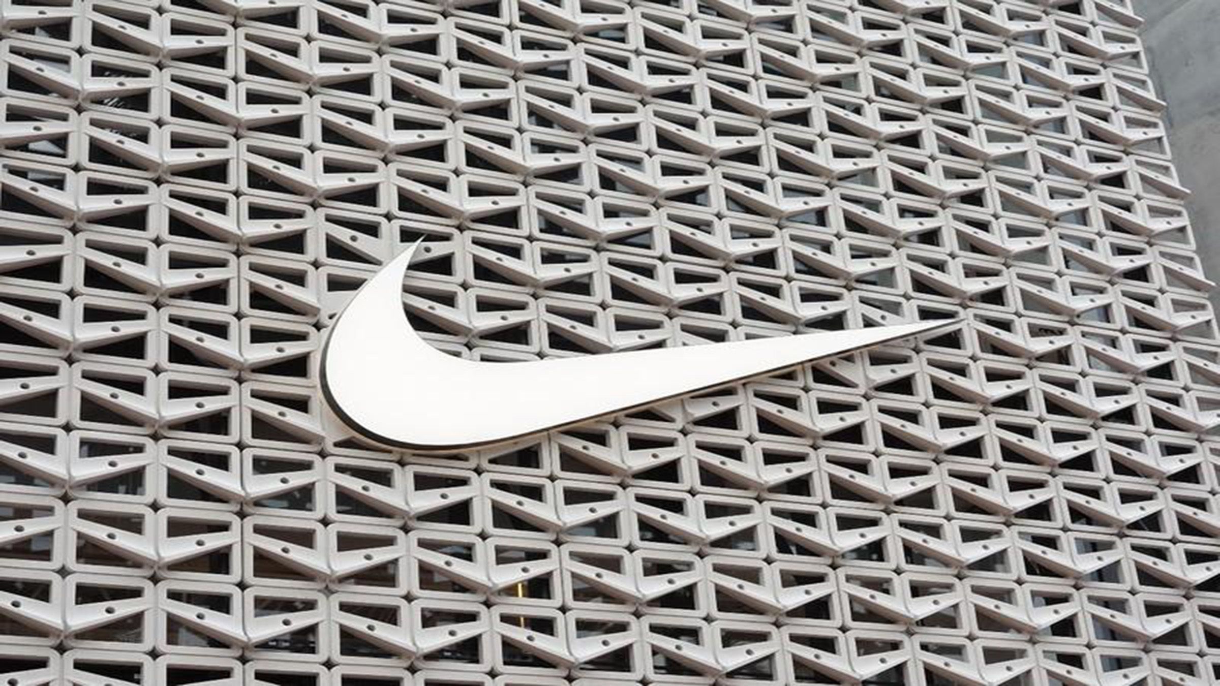 Nike to start firing unvaccinated employees  photo Yahoo Sports