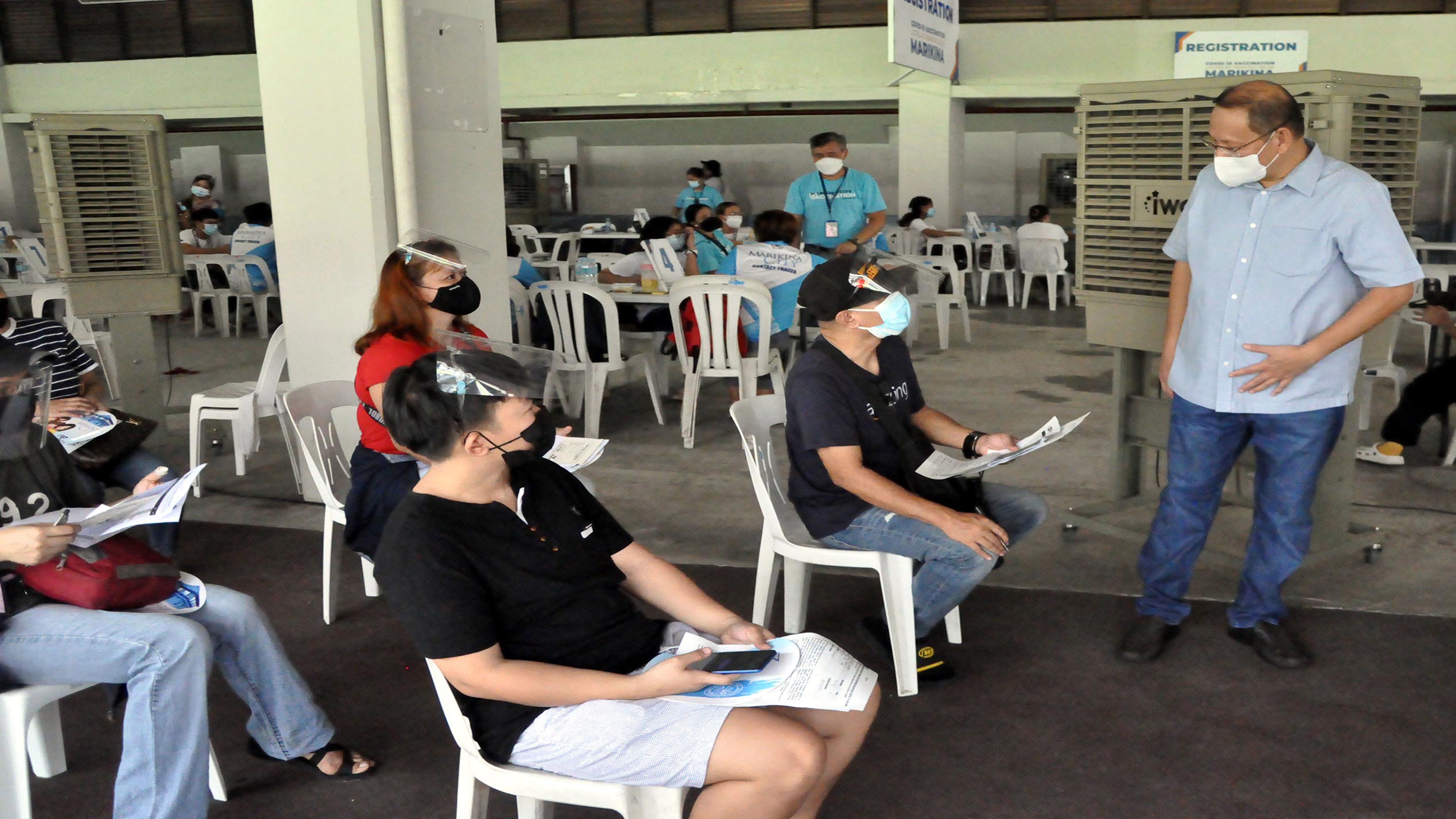 MARIKINA CITY WELCOMES VACCINE RECIPIENTS FROM RIZAL photo Danny Querubin MARIKINA CITY WELCOMES VACCINE RECIPIENTS FROM RIZAL photo Danny Querubin