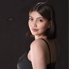 Quezonin singer, hinimatay sa gitna ng performance