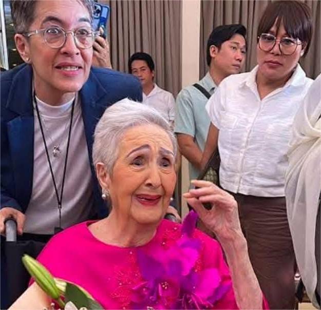 A graceful exit for Gloria Romero