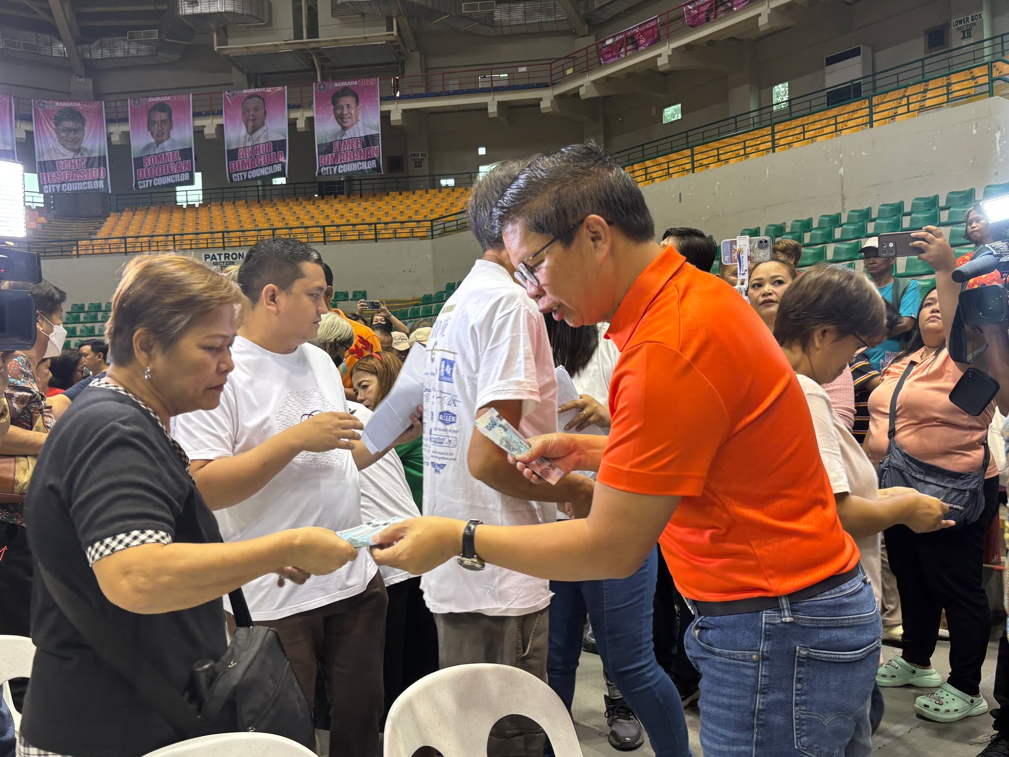 Seniors in Biñan City receive local pension