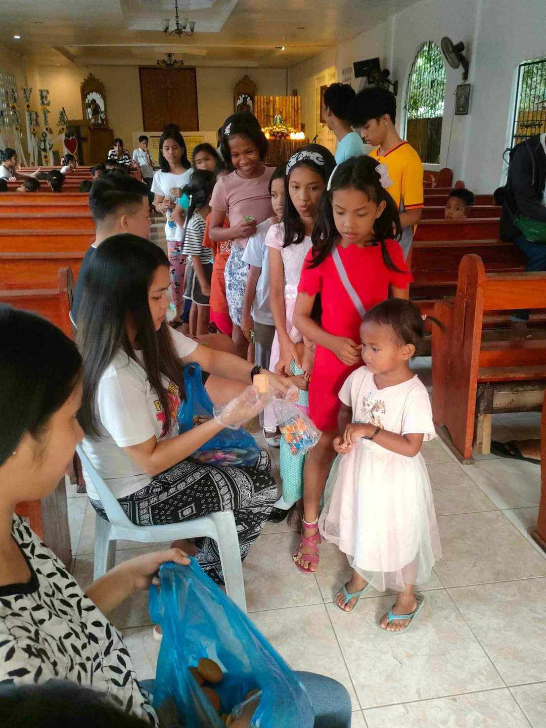 Pangamuyo: Youth Serenade Virgin Mary With Flowers 