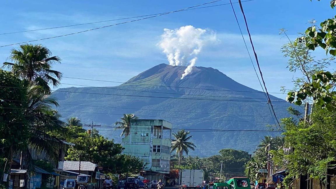 Bicol flights unhampered by Mt. Bulusan's phreatic eruption