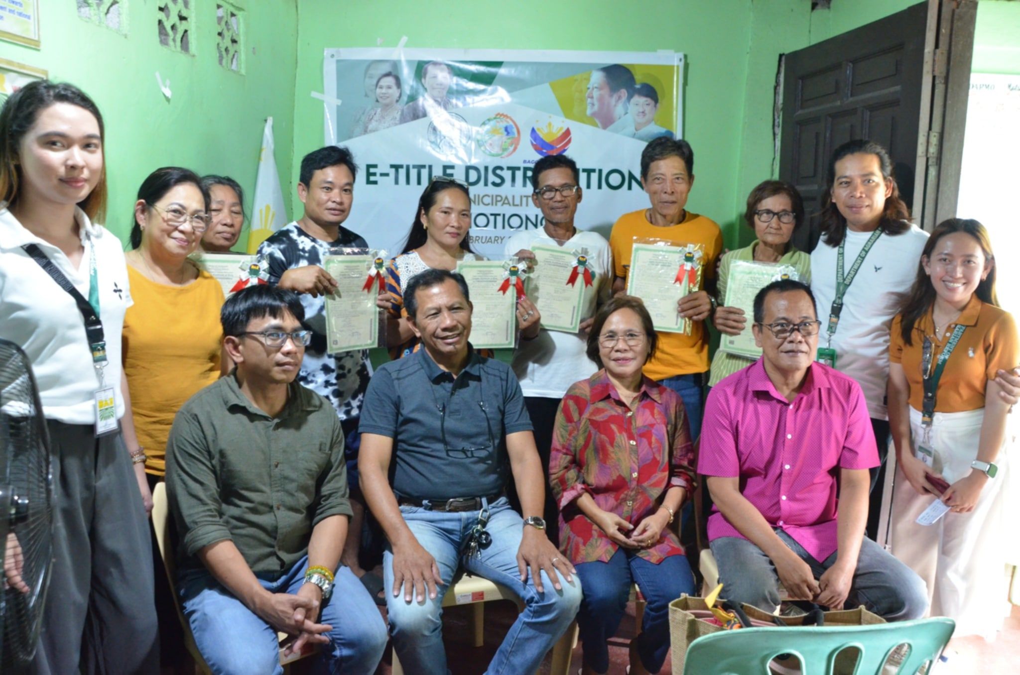 100 farmers receive land titles in Samar 