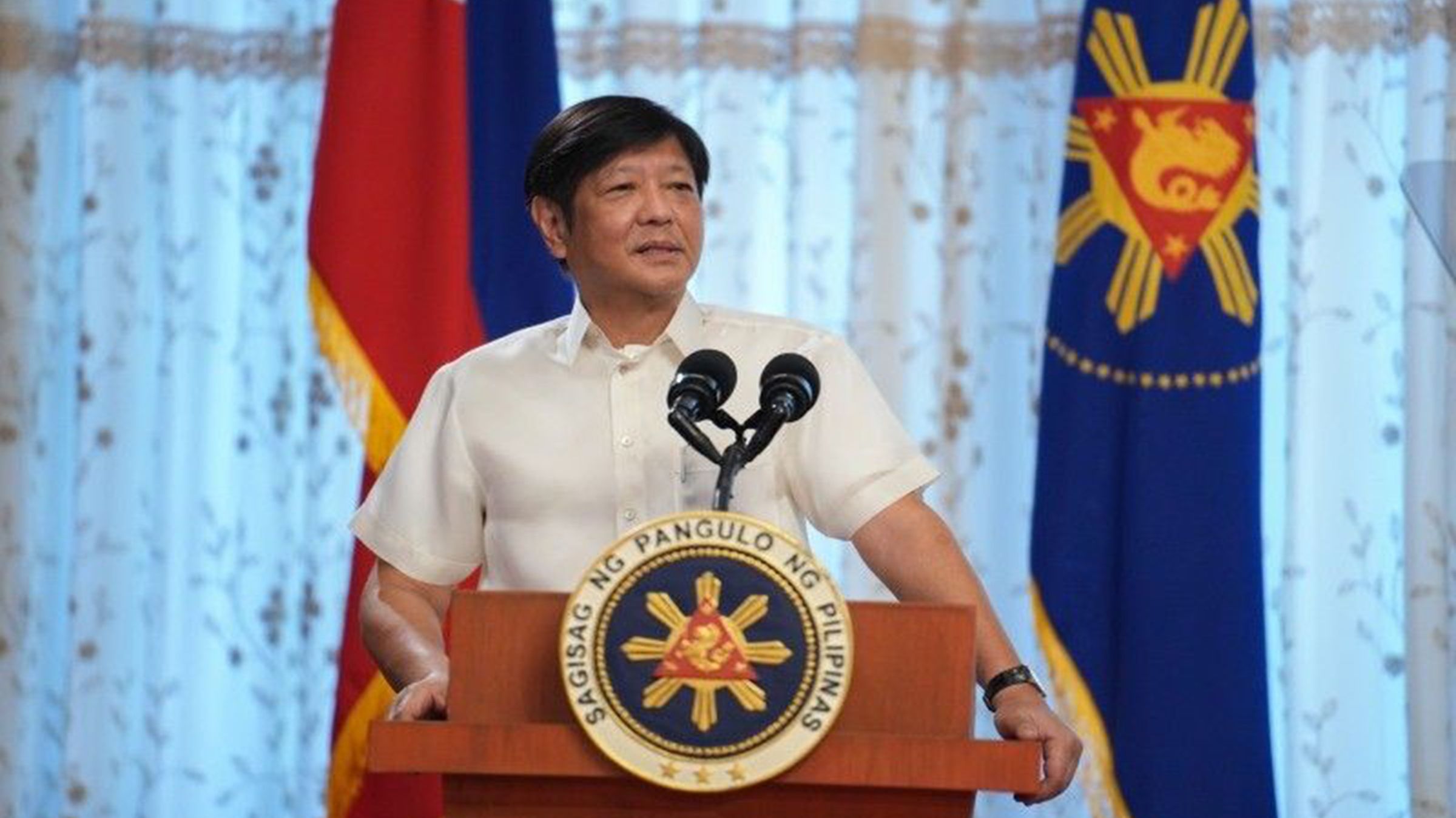 Marcos mixes with world’s wealthiest as 12.9M PH families rate themselves ‘poor’