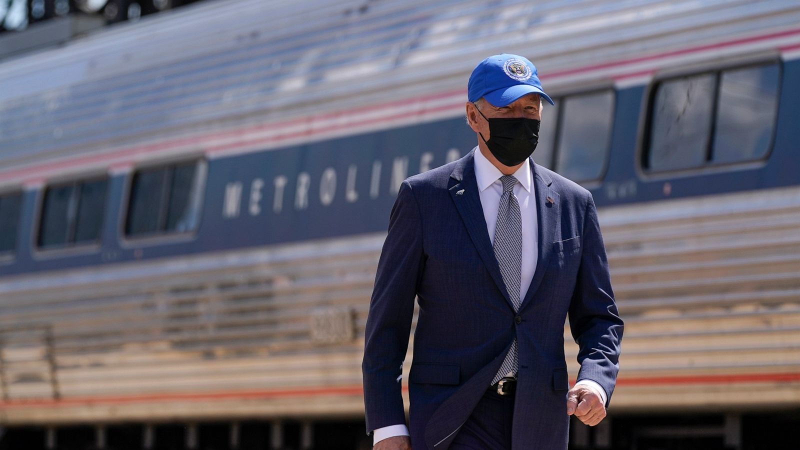 Advisers tell Biden to still wear masks outside to encourage public to follow suit