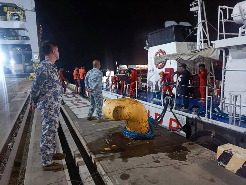 Coast Guard helps survivors in boat mishap