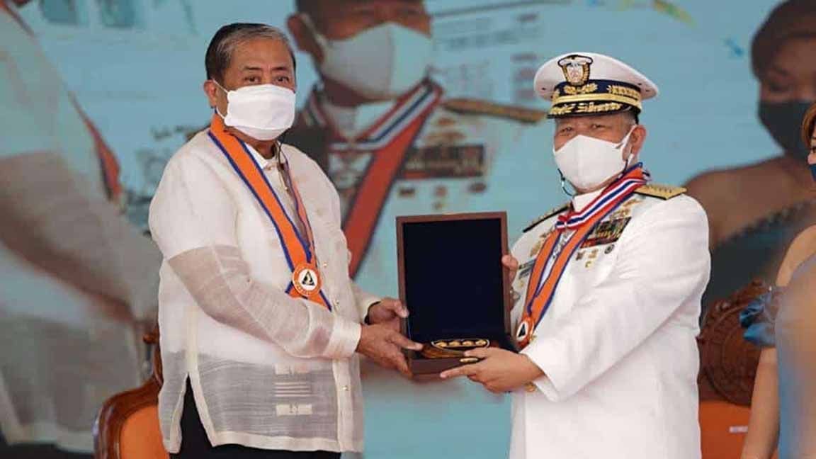 Tugade fetes PGC Commandant Laroya on his retirement photo Manila Bulletin