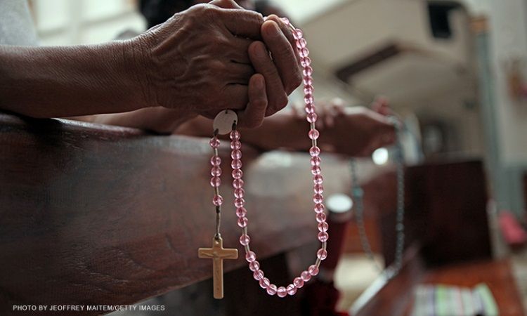 Catholics asked to pray the rosary until election day photo CNN Philippines