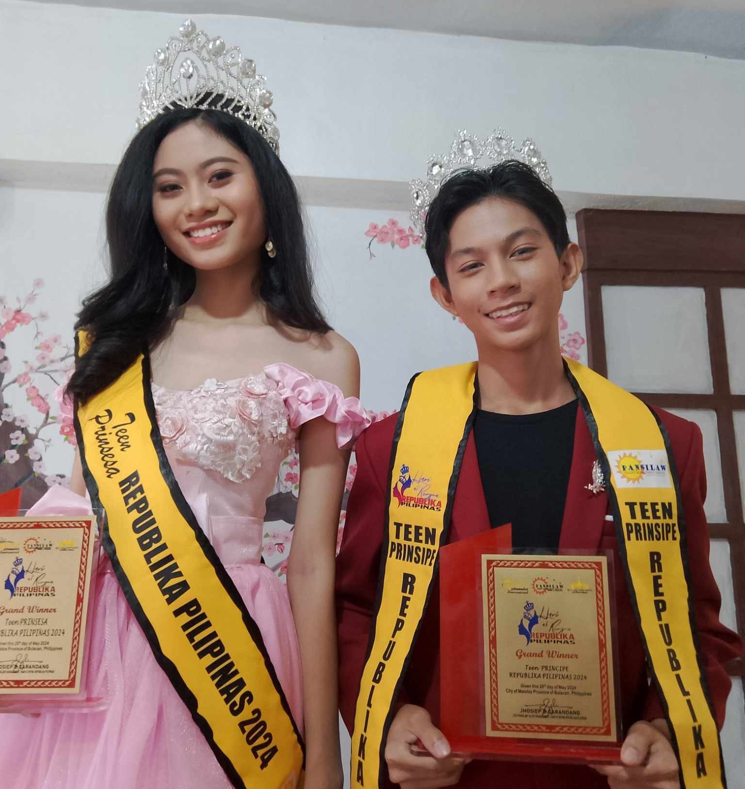 Iloilo's Crowned Gems: A Stunning Victory at Hari at Reyna Republika ng Pilipinas