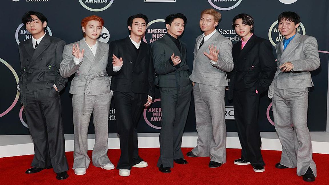 Triple win! BTS bags multiple awards at 2021 American Music Awards photo Yahoo