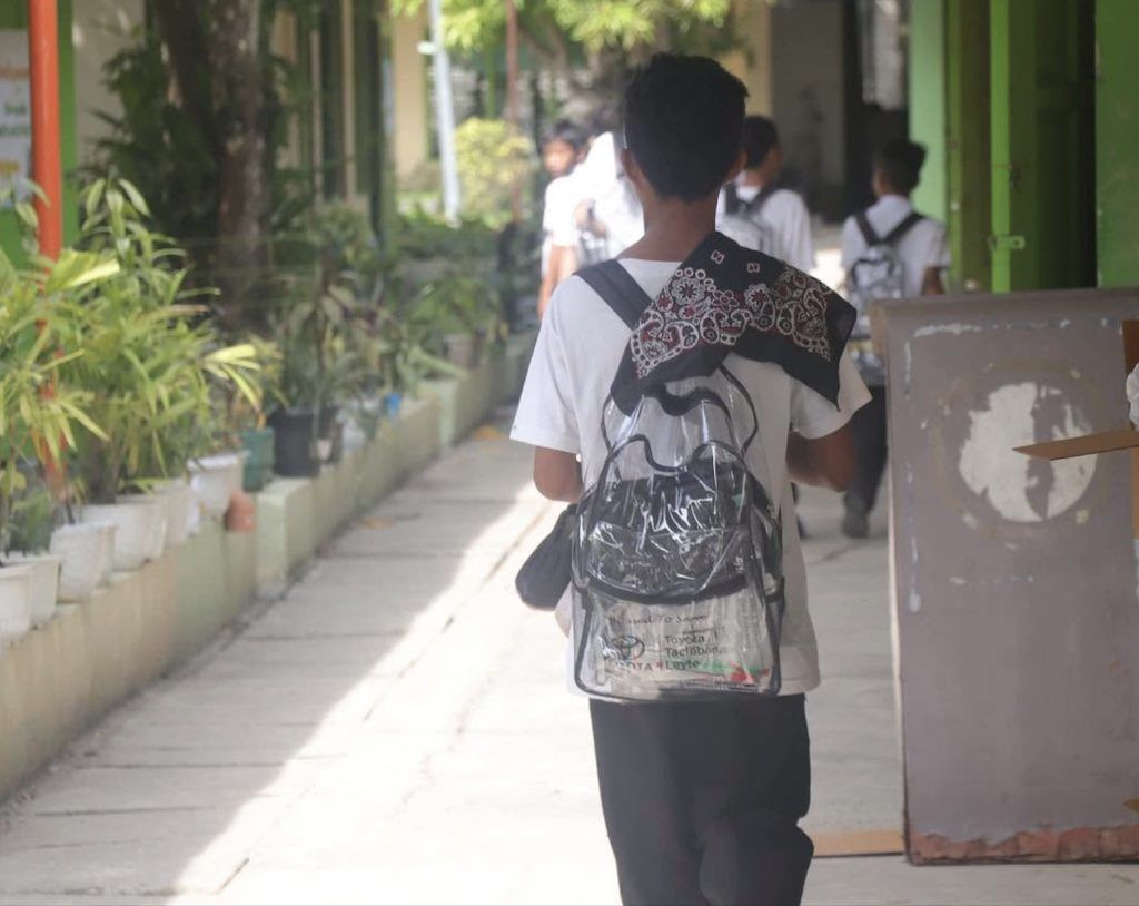 Transparent backpacks for Tacloban’s students