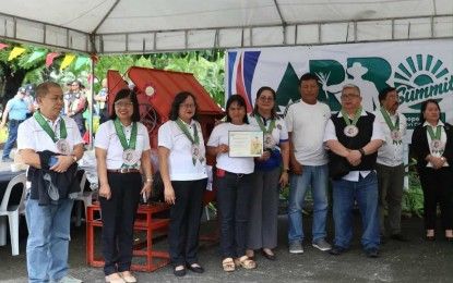 100 4Ps beneficiaries graduate in N. Samar