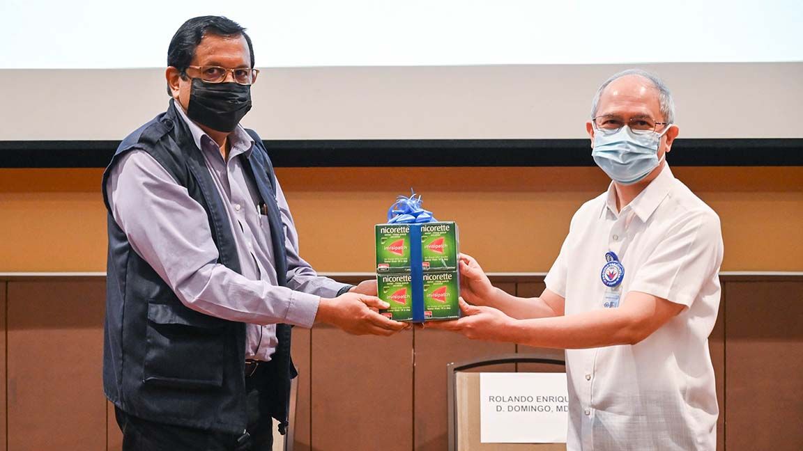 WHO donates nicotine patches to Lung Center photo from WHO Philippines