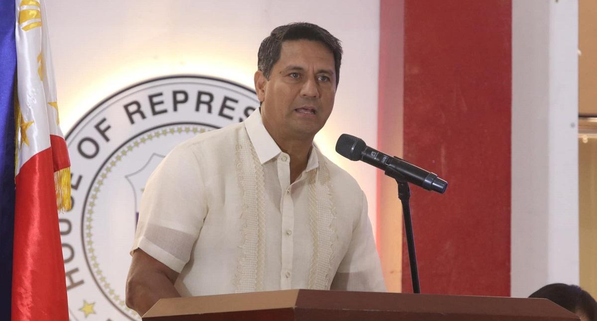 Richard Gomez takes on ‘clean mayor’
