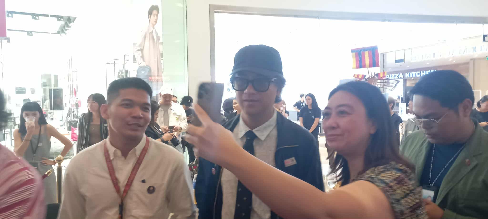 E-Heads vocalist Ely Buendia performs in Santa Rosa