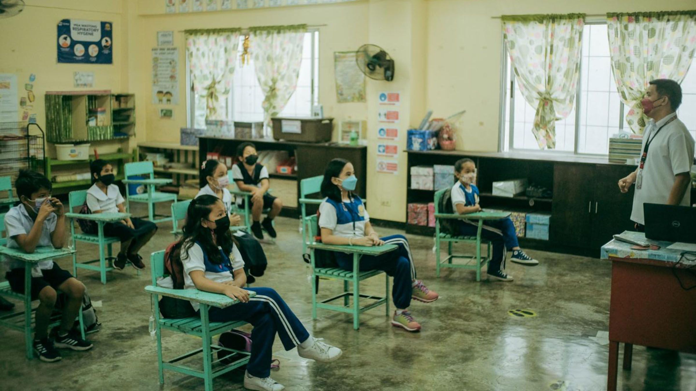 Face mask to be used inside classrooms