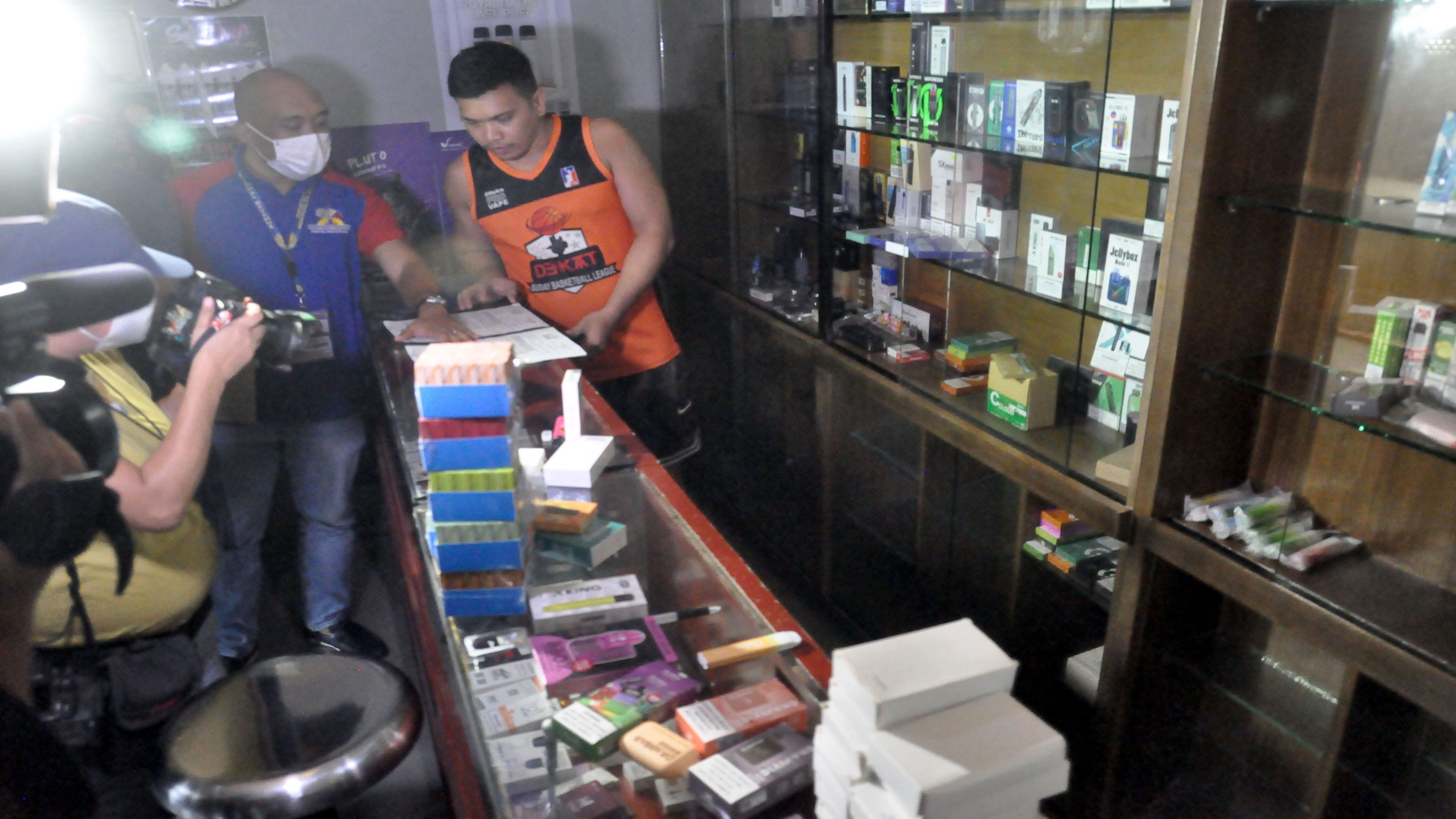 BIR RAIDS TONDO WAREHOUSE Danny Querubin