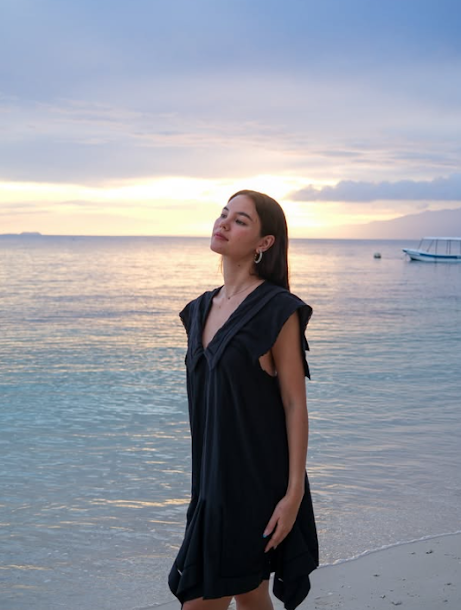 Catriona Gray supports clean water in Siquijor