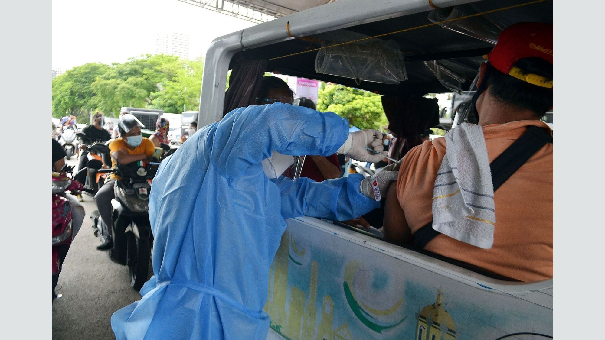 DRIVE-THRU VACCINATION SITE OPENS AT CCP