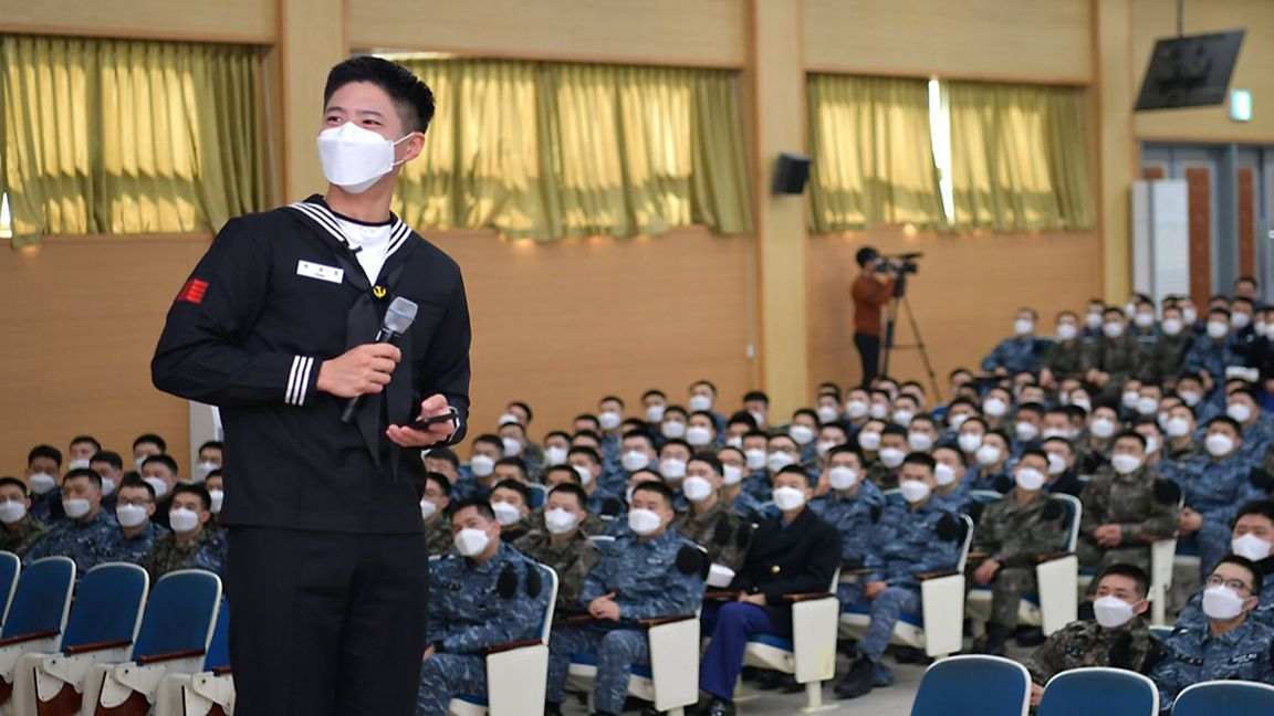 Park Bo-gum completes mandatory military service photo m.post.naver