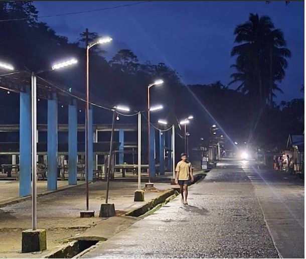 Solar Power Lights Up Brgy. Jose Roño