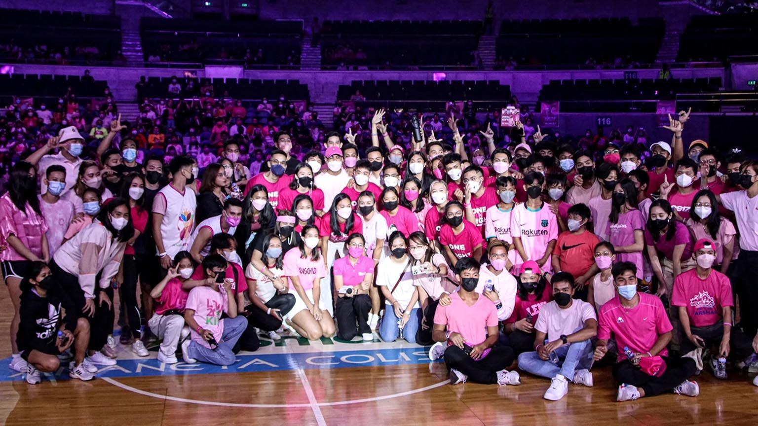 PH’s brightest athletes joined “Angatleta sa Araneta” in support for Leni-Kiko tandem photo Rappler