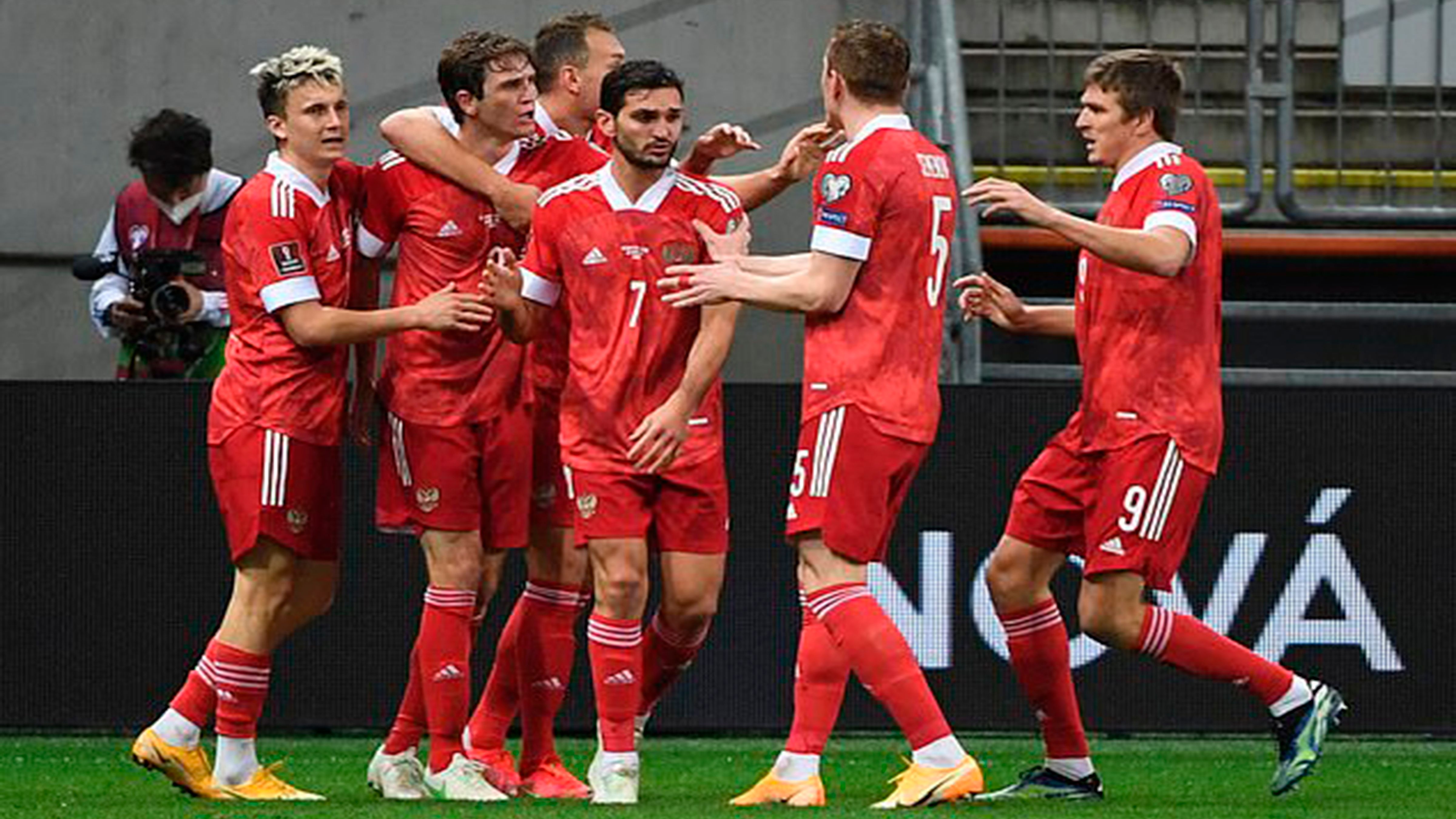 FIFA won’t kick Russia out of World Cup; countries refuse to play against team photo Daily Mail