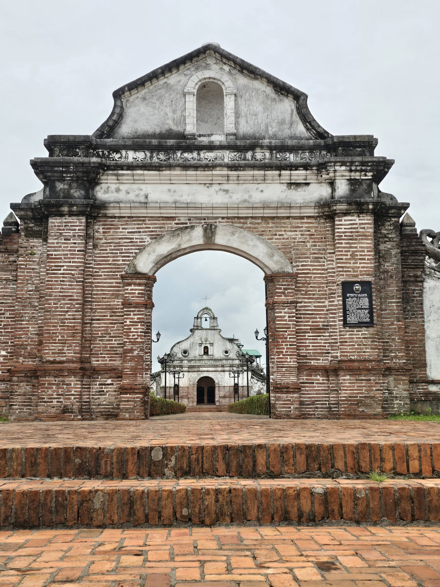 Paa sa Lupa