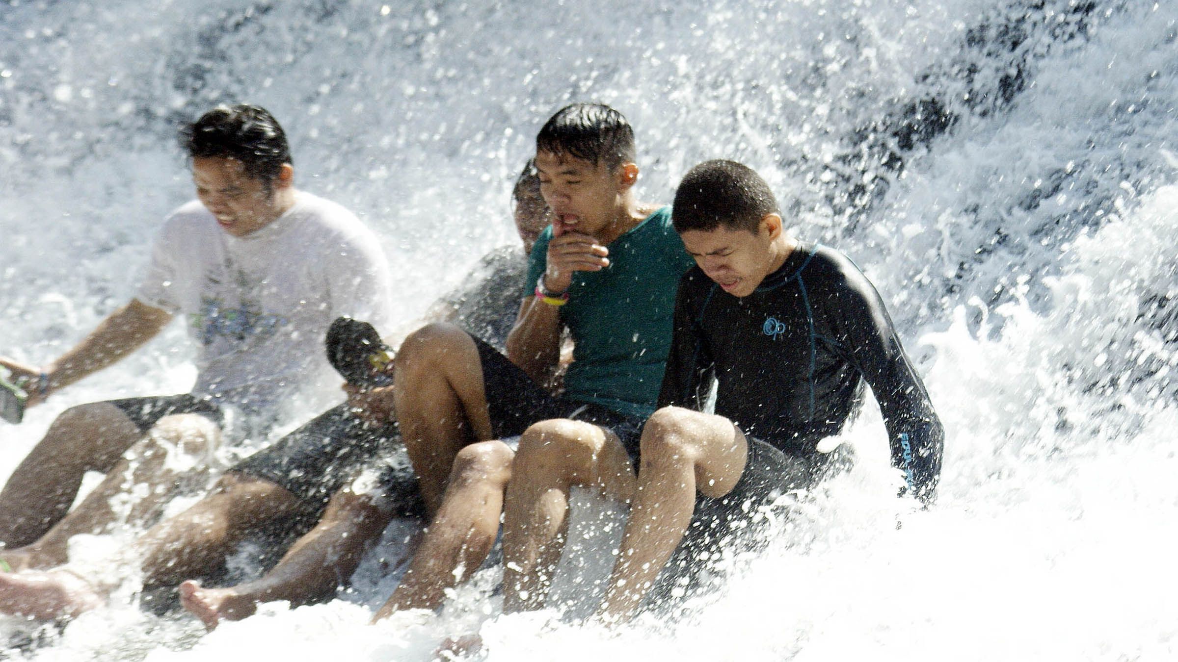 RELIEF FROM HEAT AT WAWA DAM Mike Taboy