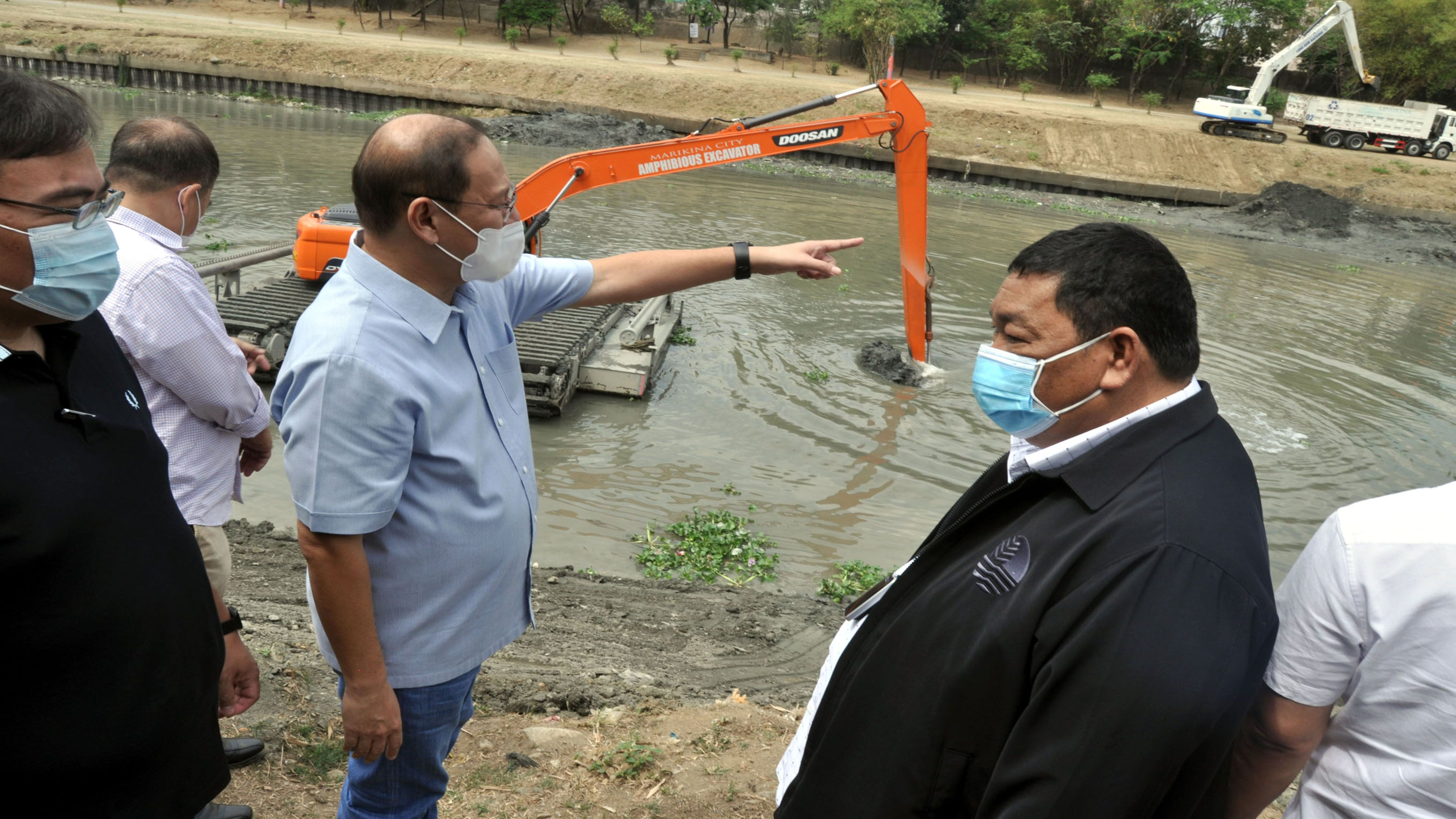 DENR INSPECTS DREDGING OF MARIKINA RIVER Danny Querubin