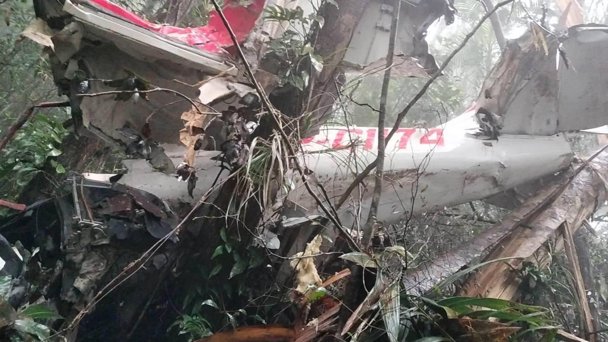 Search teams locate training plane wreckage, 2 bodies