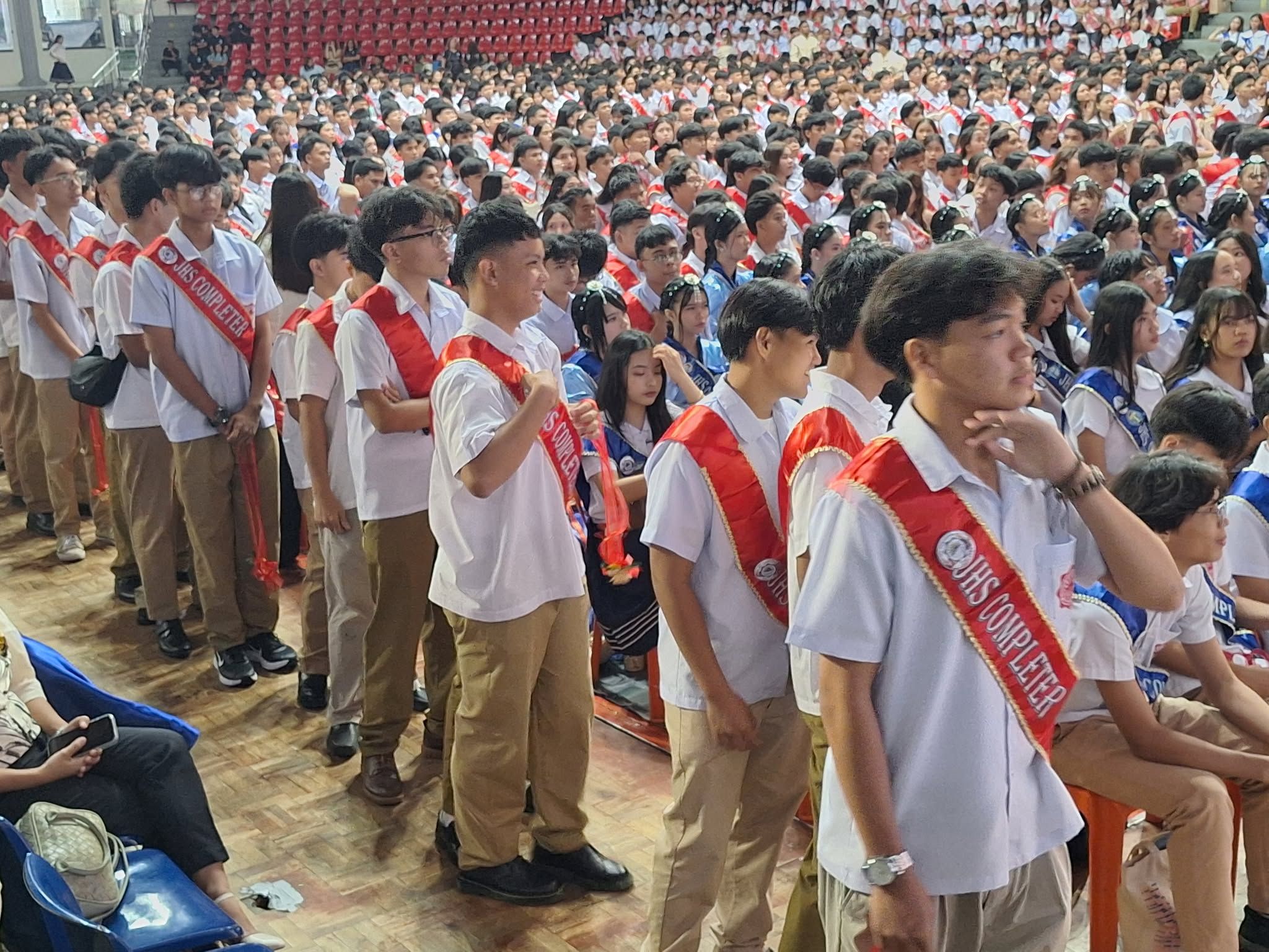 Over 1,700 Quezon students finish junior high