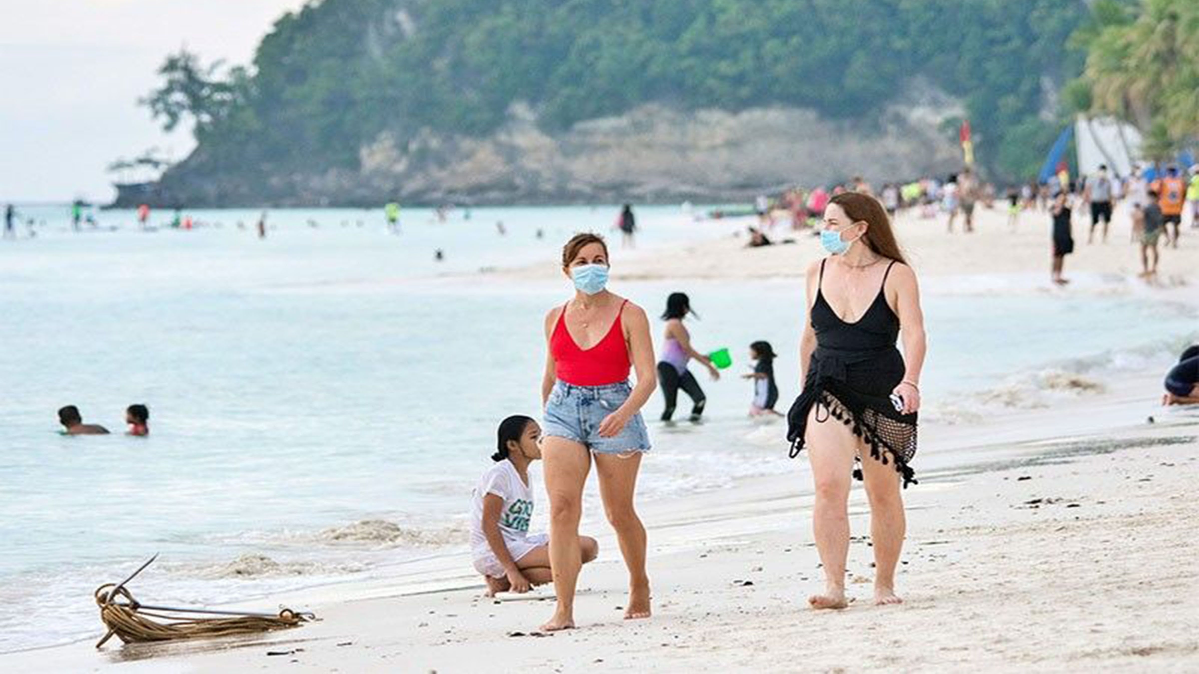 All vaxxed tourists allowed entry on April 1 photo Philippine Star