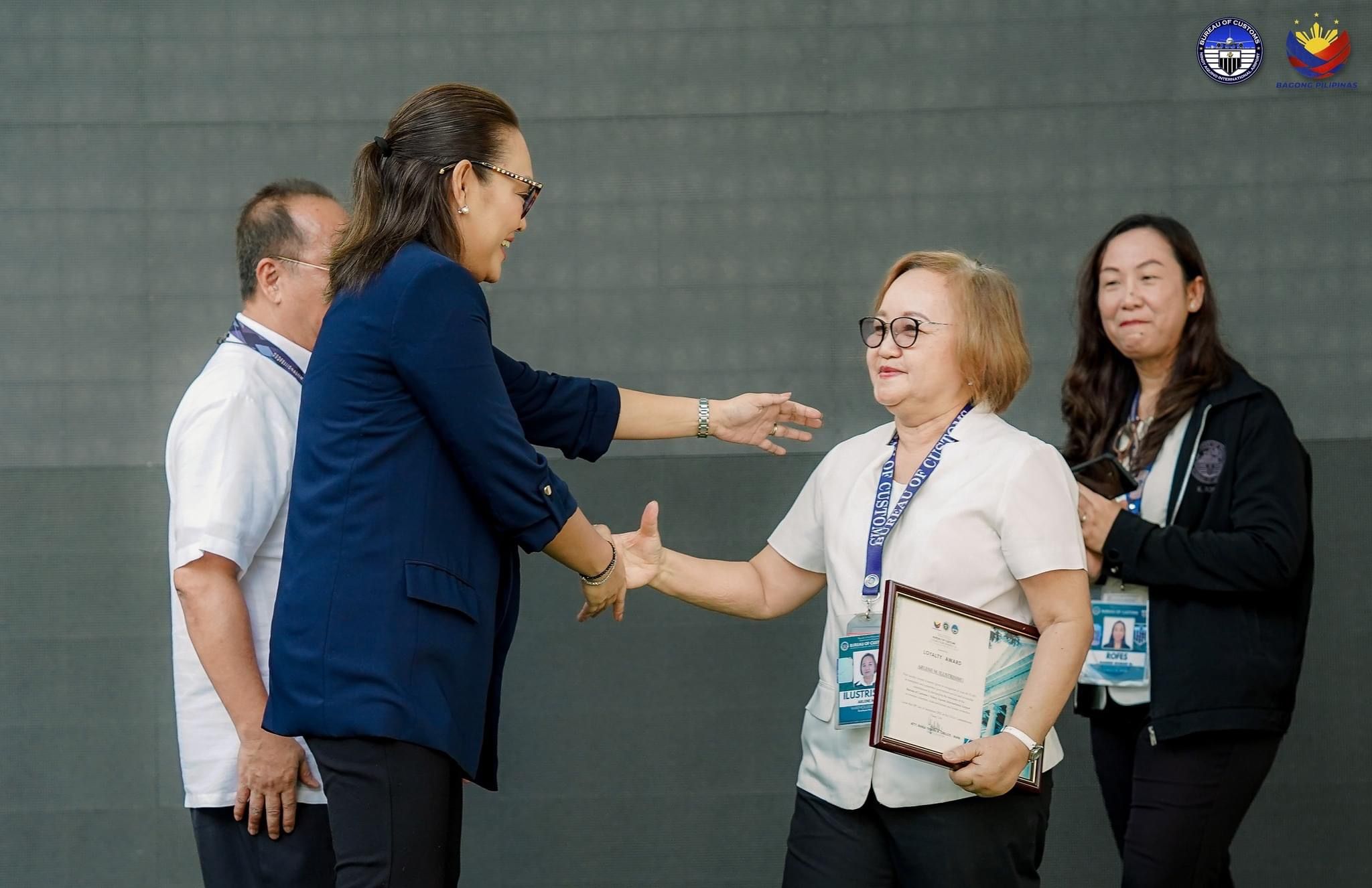 90 NAIA Customs employees get Loyalty Awards 90 NAIA Customs employees get Loyalty Awards