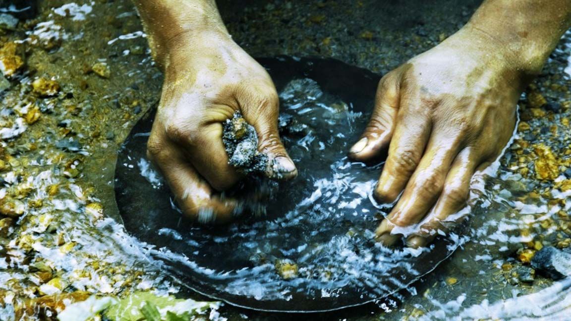 Mambulao’s small-scale gold miners in a hide-and-seek mode to avoid arrest photo from CUNY