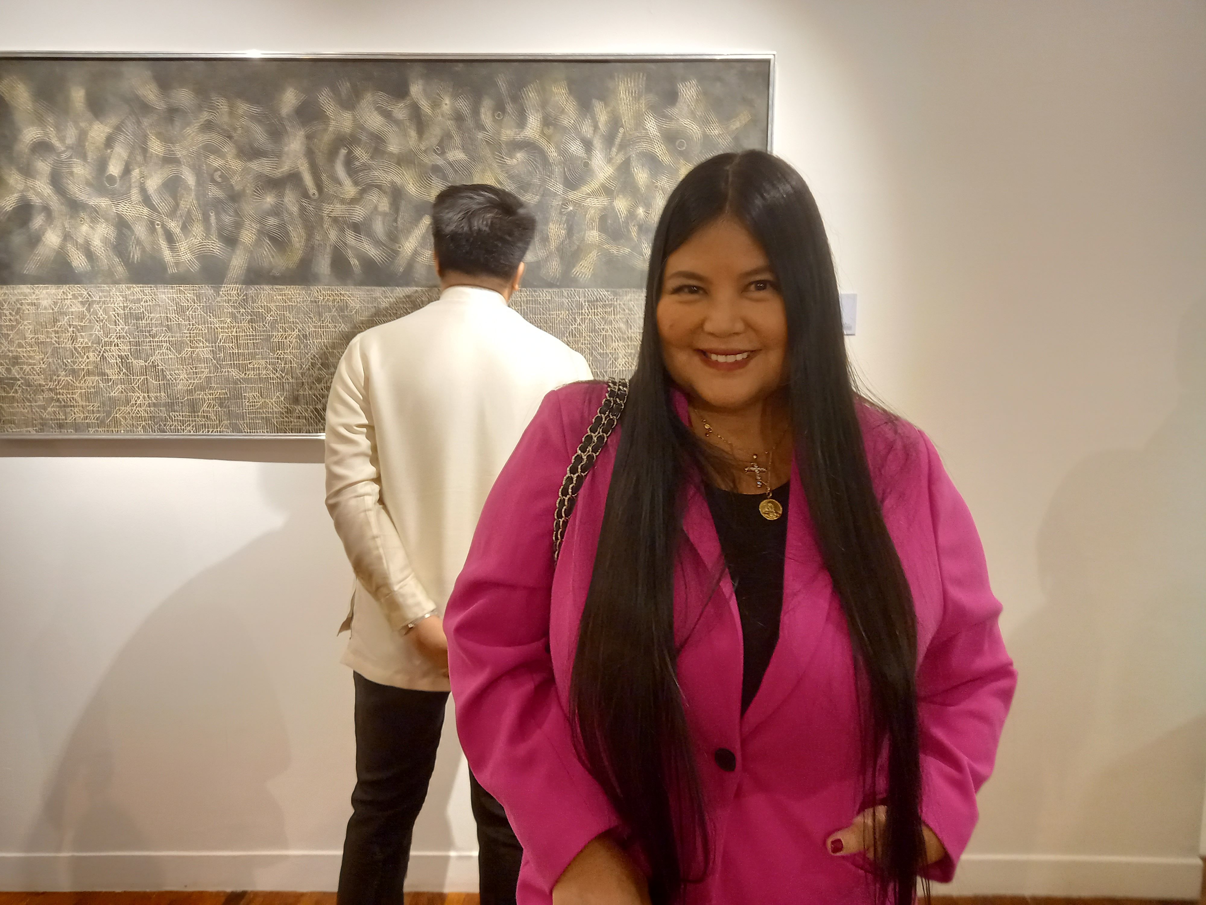 Vic Sotto's ex shows up in late dad's art exhibit 